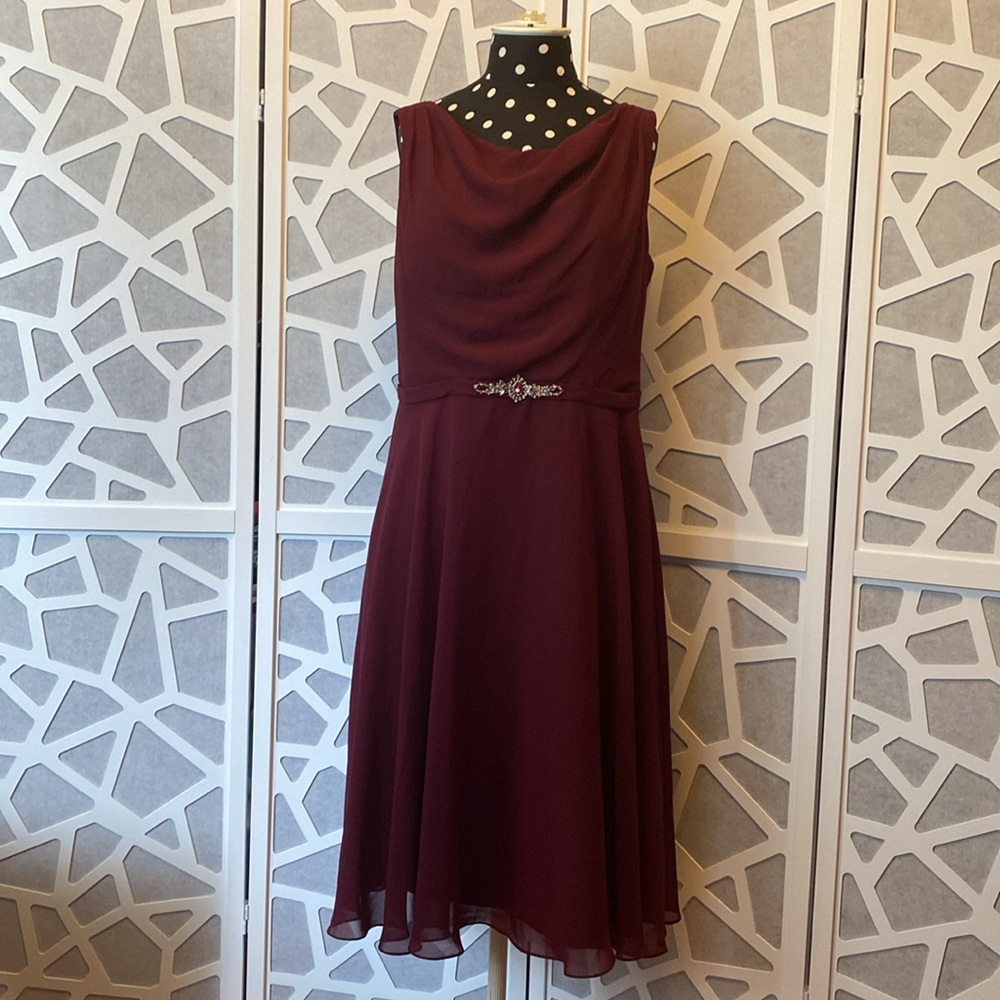 JJ’s House; Mother of the Bride Dress; Sleeveless; Size 14; Cabernet